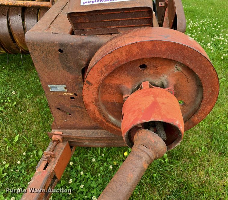 image for item DR3879 New Holland 271 small square baler