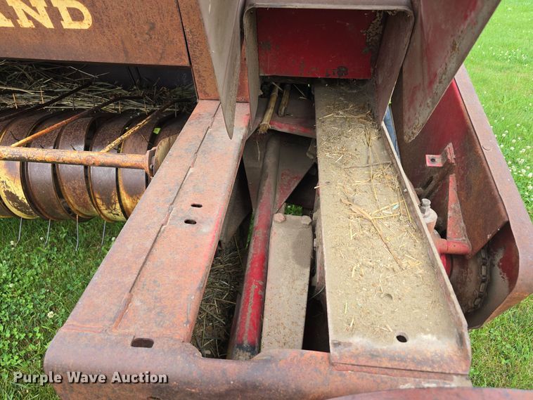 image for item DR3879 New Holland 271 small square baler