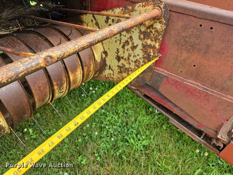 image for item DR3879 New Holland 271 small square baler