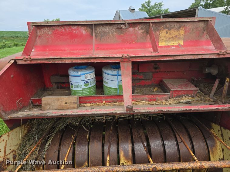 image for item DR3879 New Holland 271 small square baler