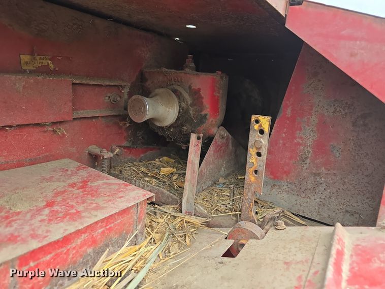 image for item DR3879 New Holland 271 small square baler