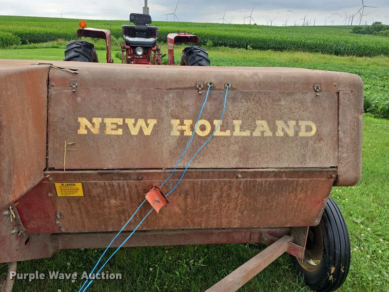 image for item DR3879 New Holland 271 small square baler