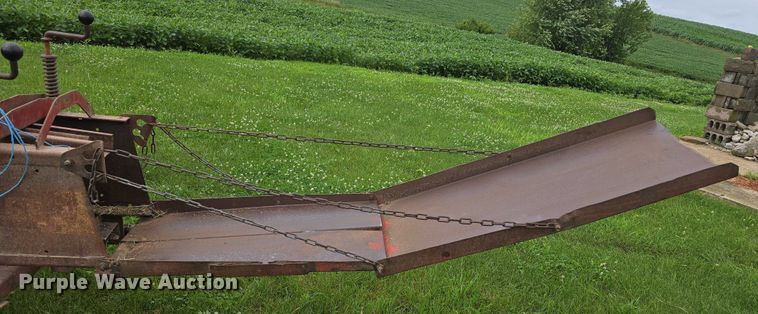 image for item DR3879 New Holland 271 small square baler