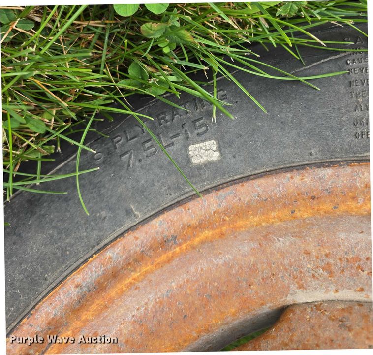 image for item DR3879 New Holland 271 small square baler