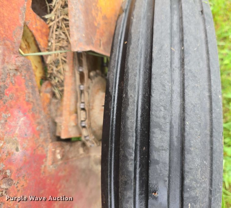 image for item DR3879 New Holland 271 small square baler