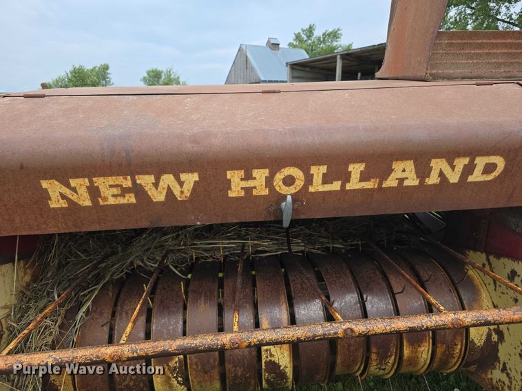 image for item DR3879 New Holland 271 small square baler