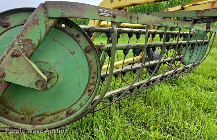 image for item DR3880 John Deere 640 hay rake