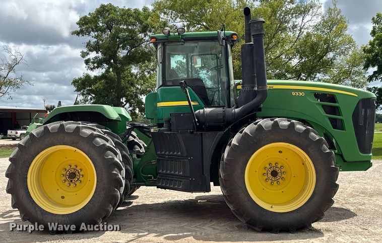 image for item DU9313 2008 John Deere 9330 4WD tractor