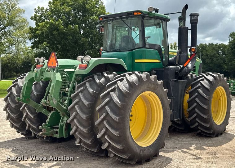 image for item DU9313 2008 John Deere 9330 4WD tractor