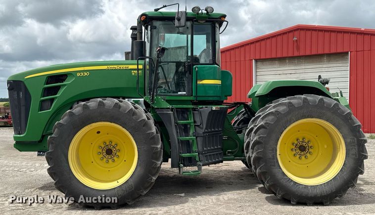 image for item DU9313 2008 John Deere 9330 4WD tractor