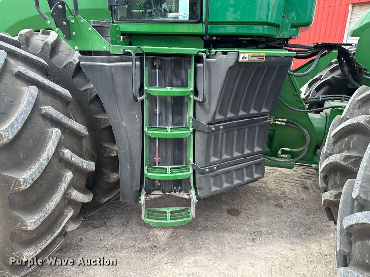 image for item DU9313 2008 John Deere 9330 4WD tractor