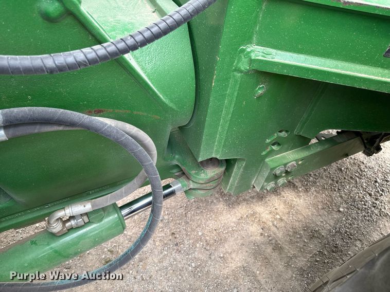 image for item DU9313 2008 John Deere 9330 4WD tractor