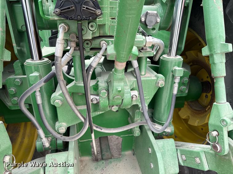 image for item DU9313 2008 John Deere 9330 4WD tractor