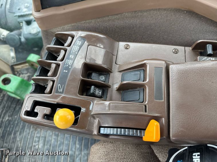 image for item DU9313 2008 John Deere 9330 4WD tractor