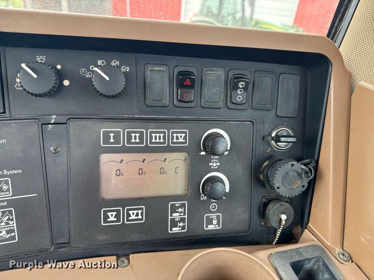 image for item DU9313 2008 John Deere 9330 4WD tractor