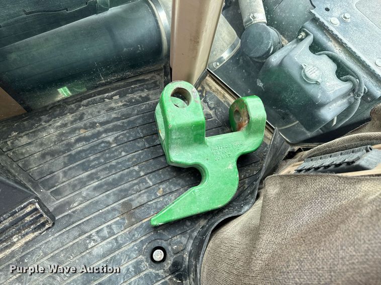 image for item DU9313 2008 John Deere 9330 4WD tractor