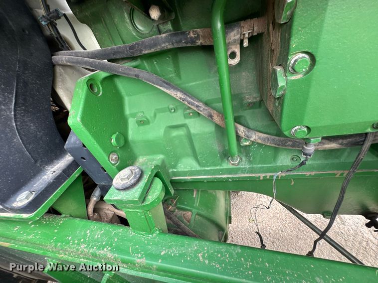 image for item DU9313 2008 John Deere 9330 4WD tractor