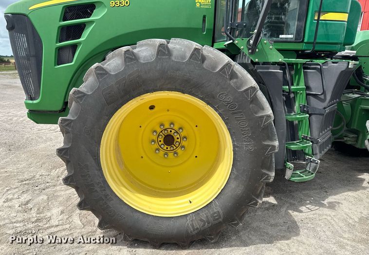 image for item DU9313 2008 John Deere 9330 4WD tractor