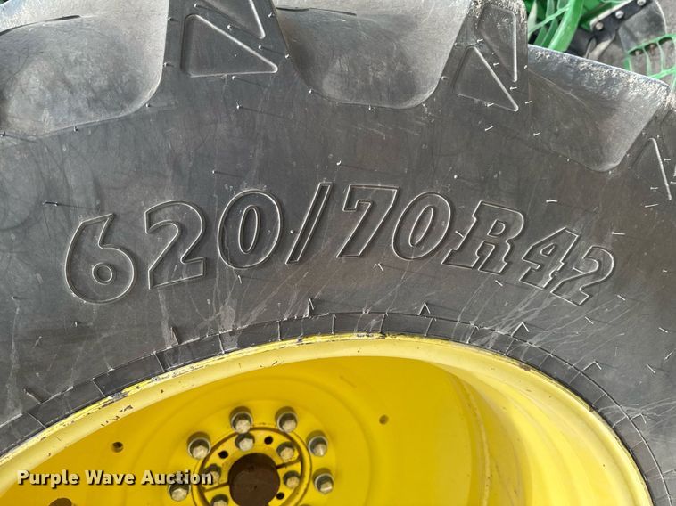 image for item DU9313 2008 John Deere 9330 4WD tractor