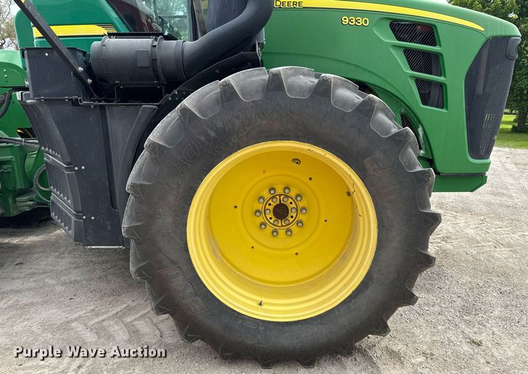 image for item DU9313 2008 John Deere 9330 4WD tractor