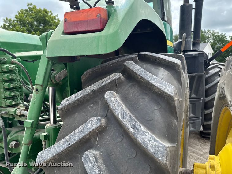 image for item DU9313 2008 John Deere 9330 4WD tractor