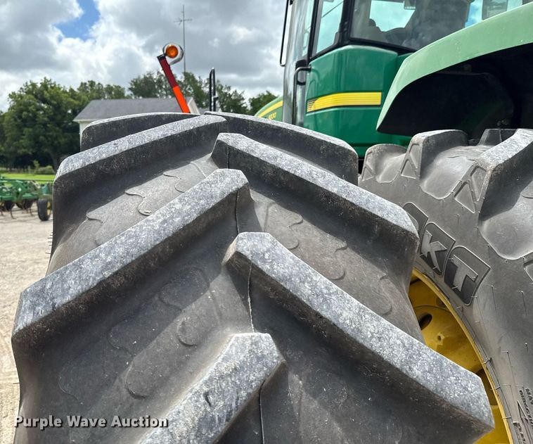 image for item DU9313 2008 John Deere 9330 4WD tractor