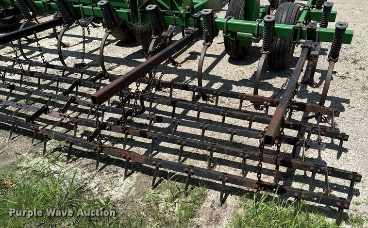 image for item DU9314 John Deere 2210 field cultivator