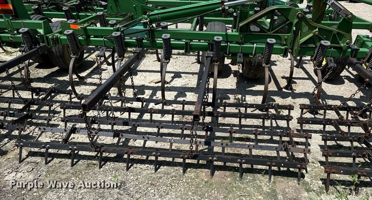 image for item DU9314 John Deere 2210 field cultivator