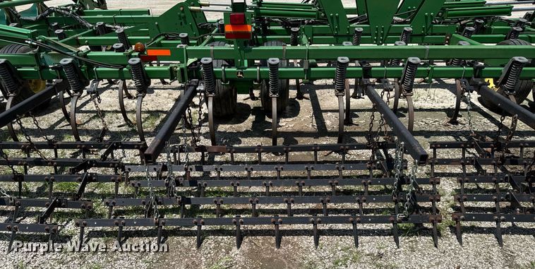 image for item DU9314 John Deere 2210 field cultivator