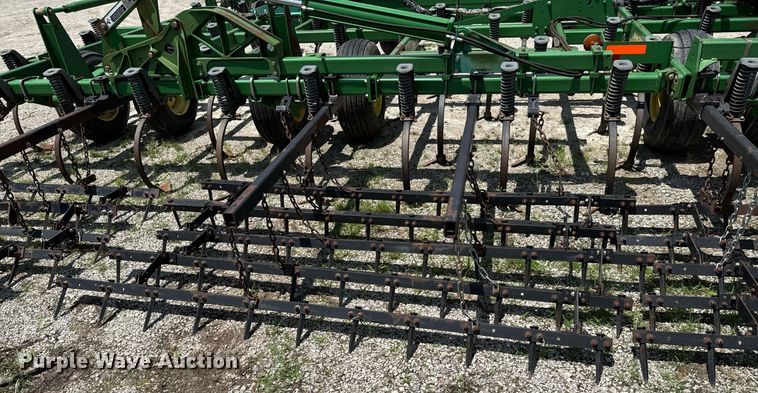 image for item DU9314 John Deere 2210 field cultivator