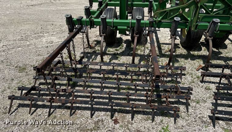 image for item DU9314 John Deere 2210 field cultivator