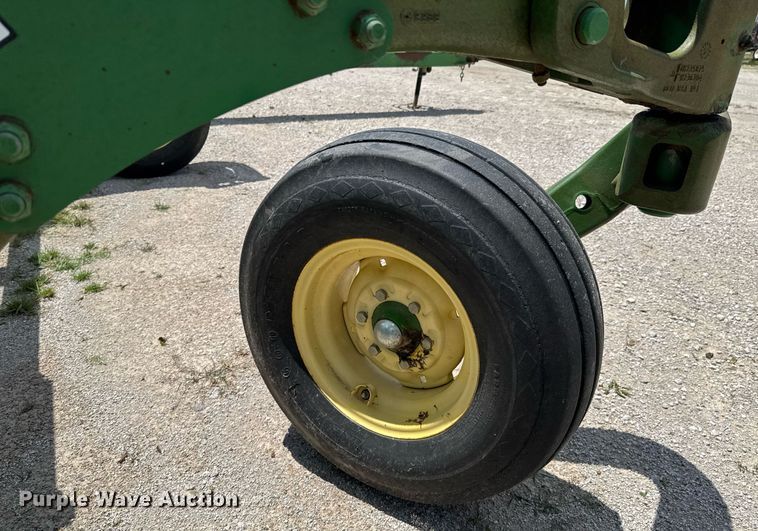 image for item DU9314 John Deere 2210 field cultivator