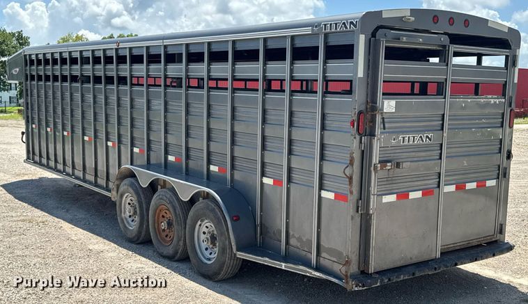 image for item DU9315 2014 Titan livestock trailer