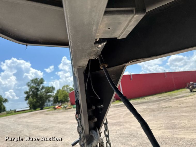 image for item DU9315 2014 Titan livestock trailer