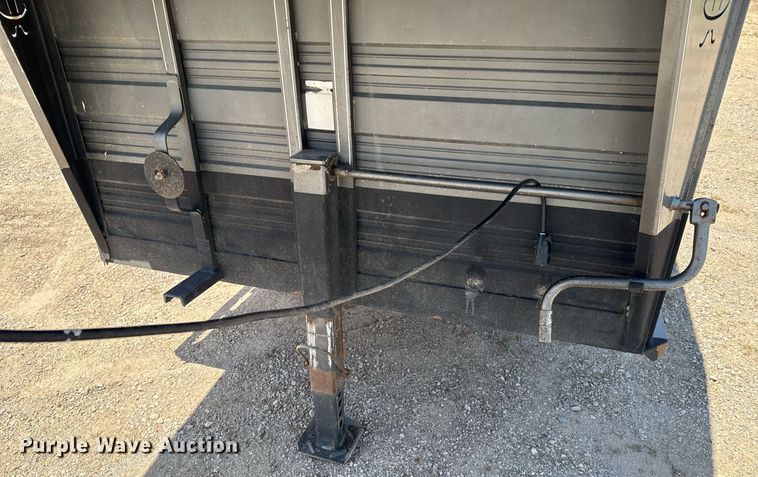 image for item DU9315 2014 Titan livestock trailer