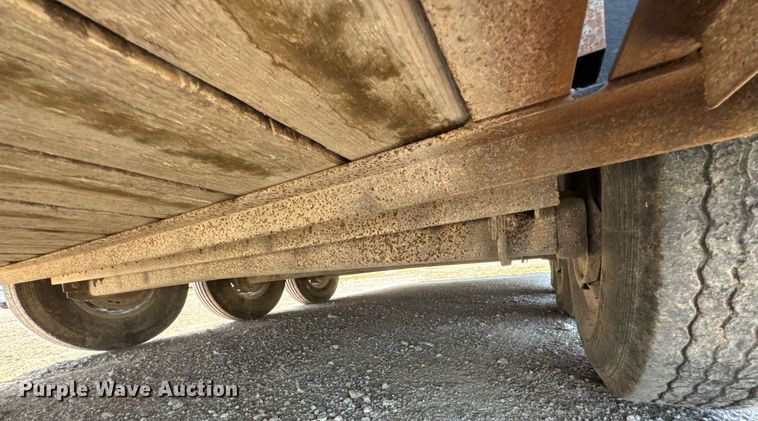 image for item DU9315 2014 Titan livestock trailer