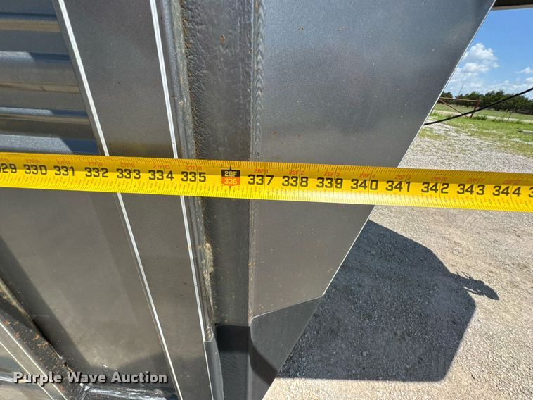 image for item DU9315 2014 Titan livestock trailer