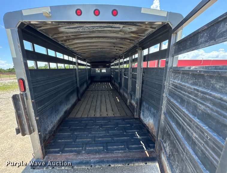 image for item DU9315 2014 Titan livestock trailer