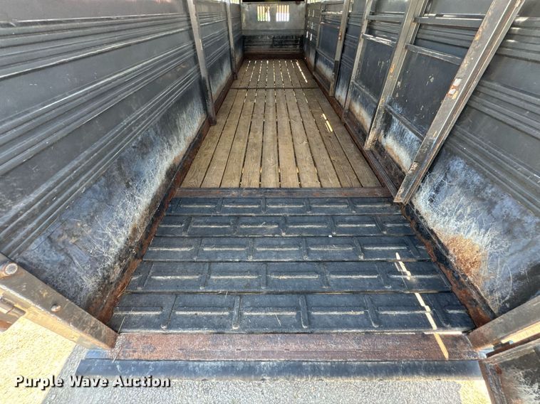 image for item DU9315 2014 Titan livestock trailer