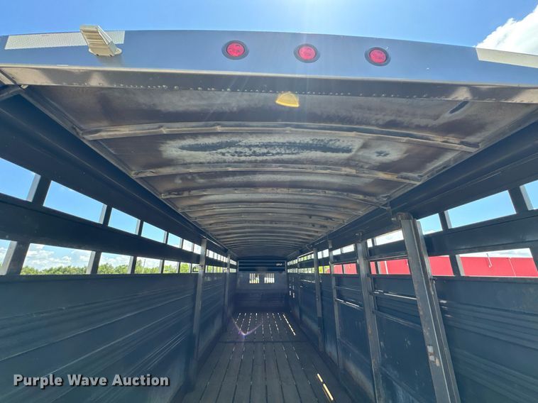 image for item DU9315 2014 Titan livestock trailer