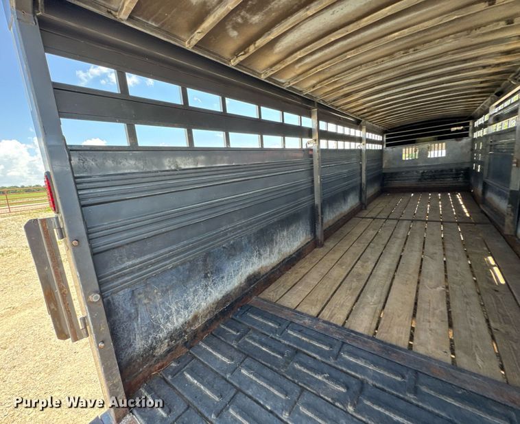 image for item DU9315 2014 Titan livestock trailer