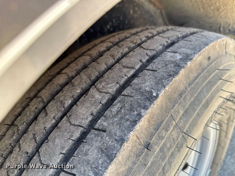 image for item DU9315 2014 Titan livestock trailer