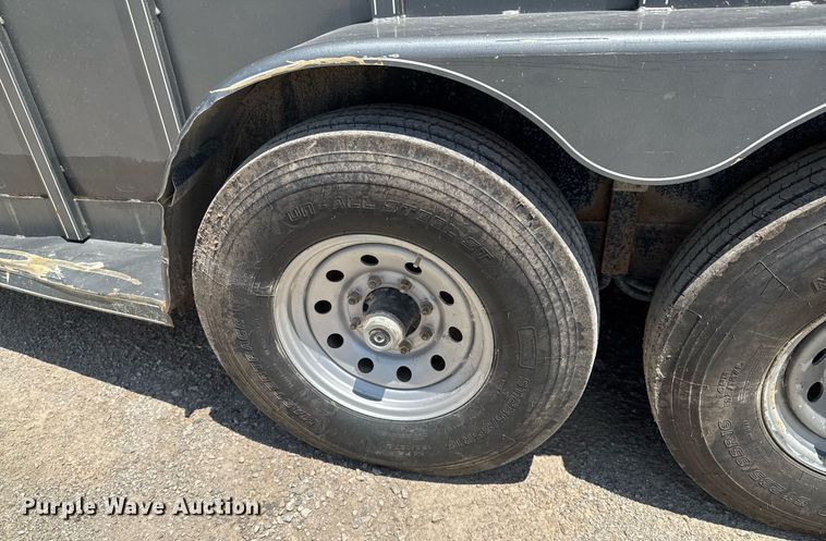 image for item DU9315 2014 Titan livestock trailer