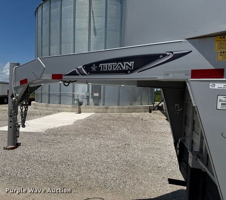 image for item DU9316 2021 Titan livestock trailer