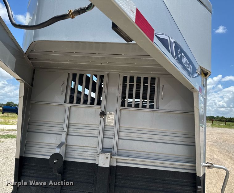 image for item DU9316 2021 Titan livestock trailer