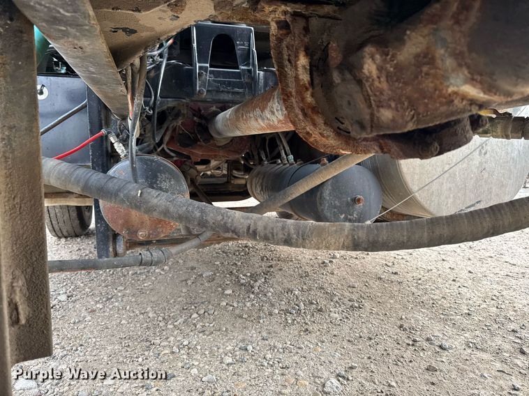 image for item DW2450 1993 Kenworth T600 tank truck