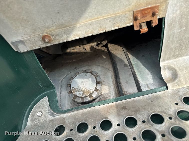 image for item DW2450 1993 Kenworth T600 tank truck