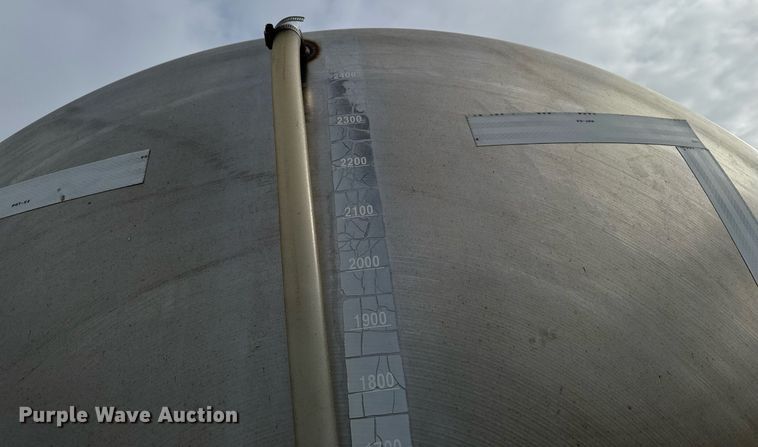 image for item DW2450 1993 Kenworth T600 tank truck