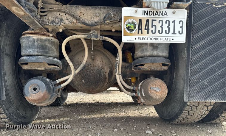 image for item DW2450 1993 Kenworth T600 tank truck