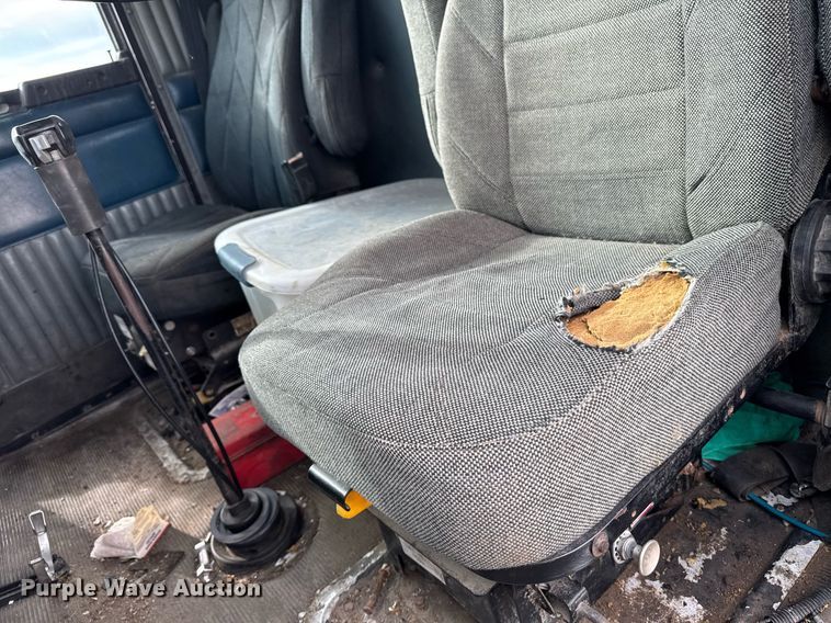 image for item DW2450 1993 Kenworth T600 tank truck